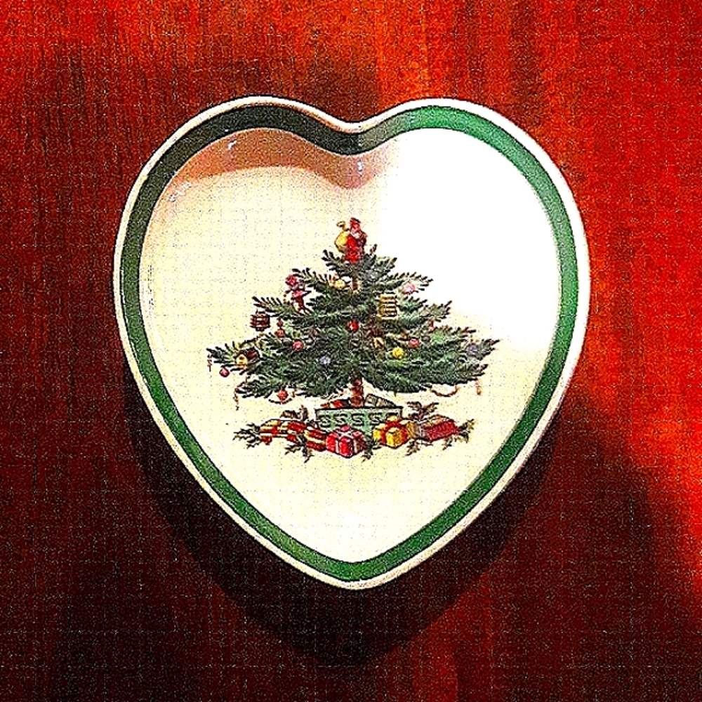 Spode Christmas tree heart-shaped dish